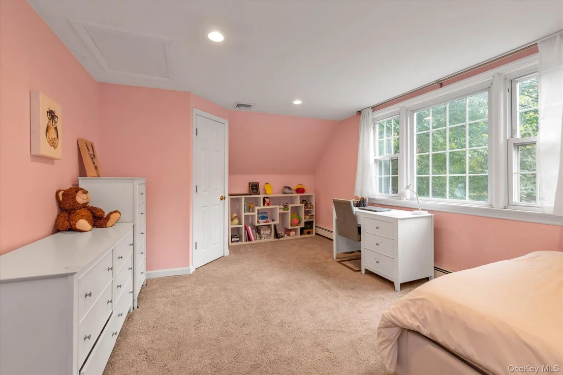 Photo of 2177 Cedar Swamp Road