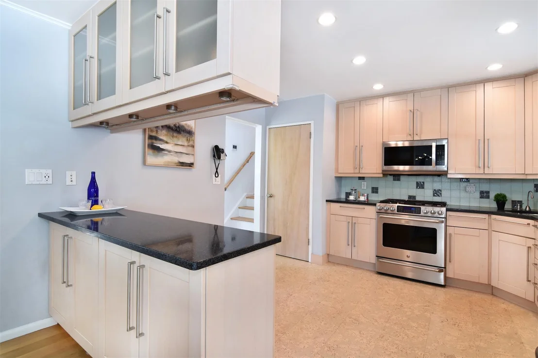 Photo of 435 Carol Place