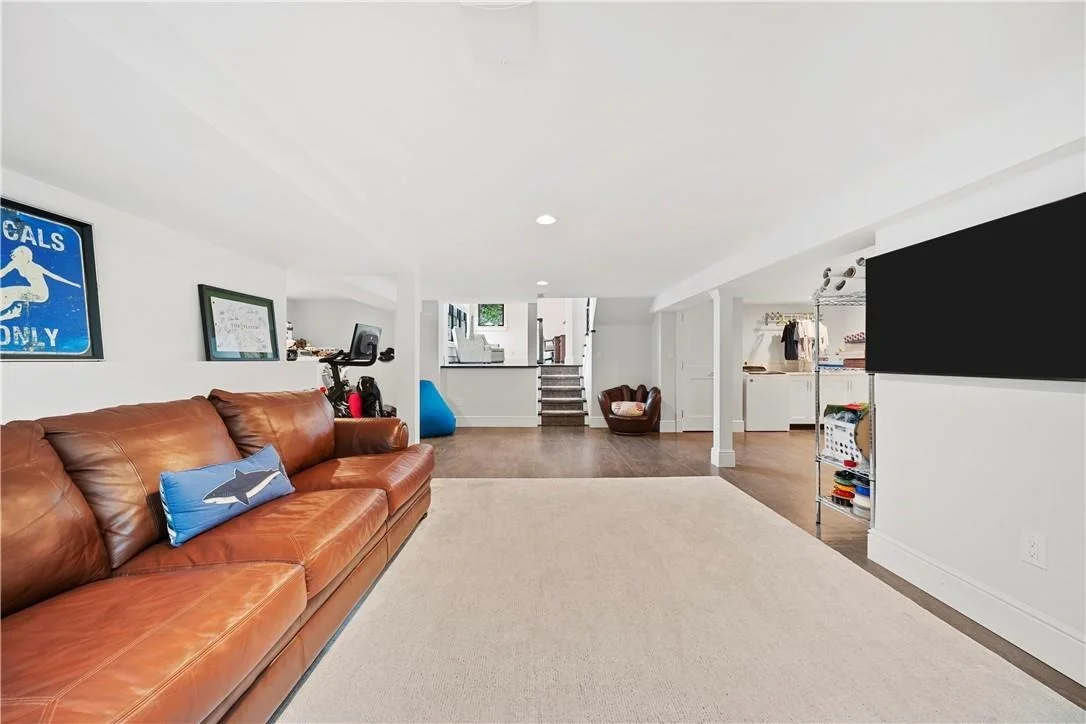 Photo of 2911 Harbor Road