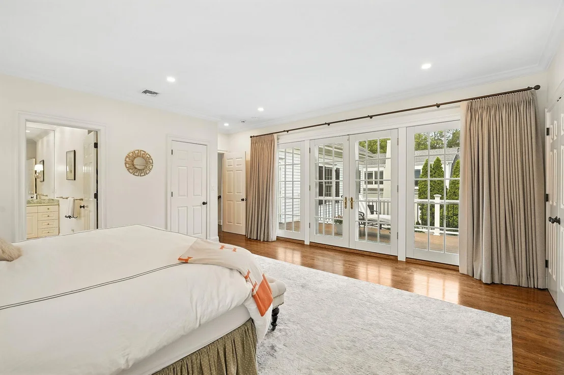 Photo of 25 Summit Avenue