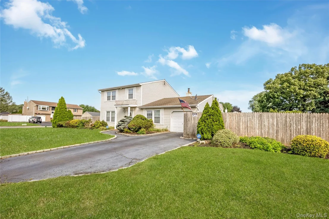 Photo of 11 Shade Tree Lane