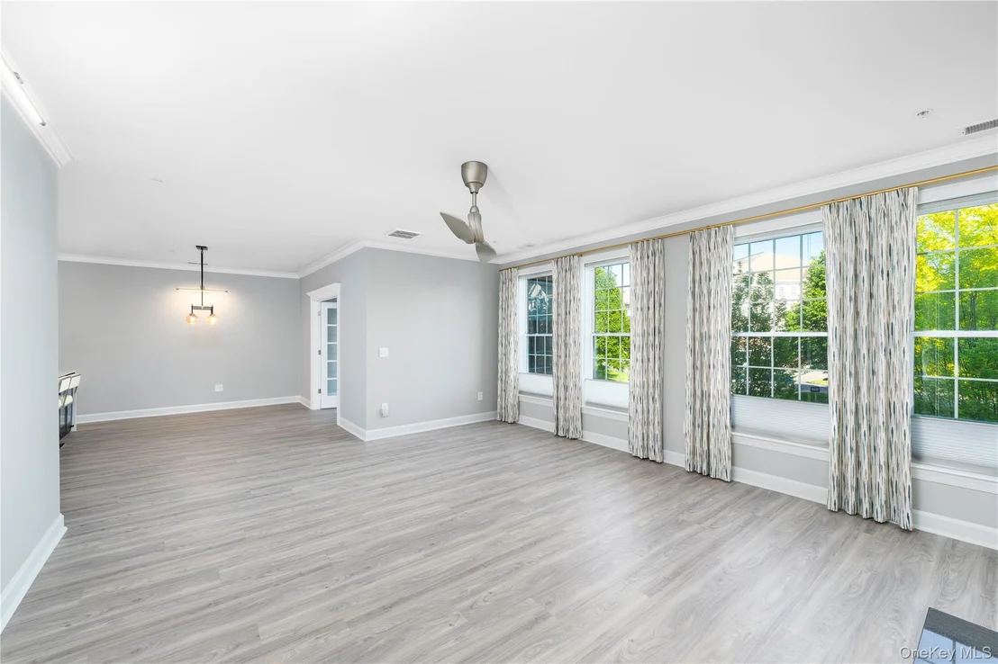 Photo of 326 Regency Drive
