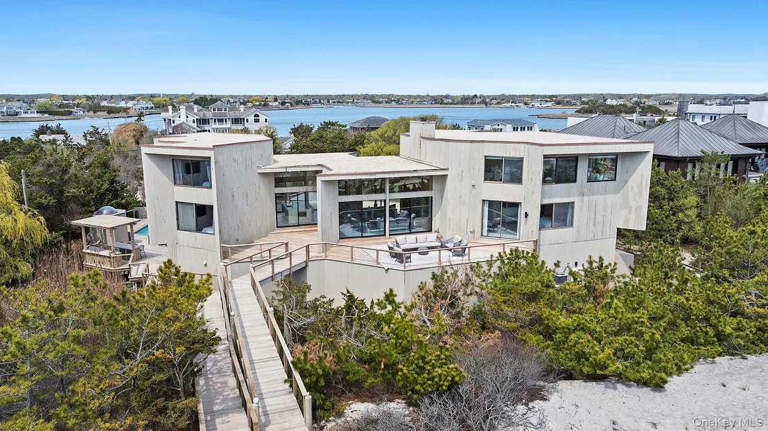 Photo of 199 Dune Road