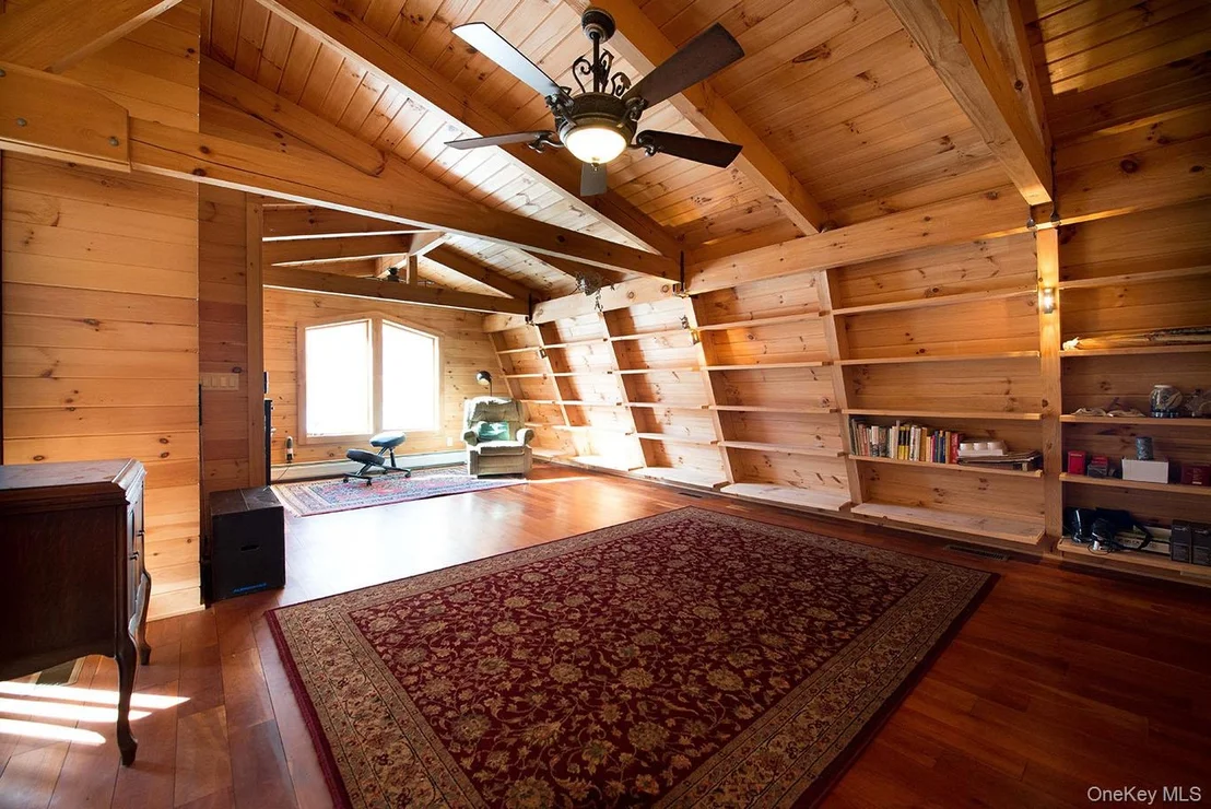 Photo of 1644 Lakes Road