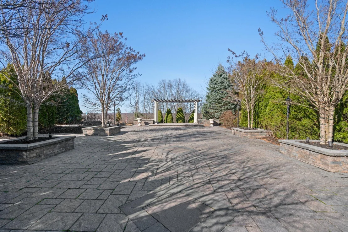 Photo of 9 Hamlet Drive