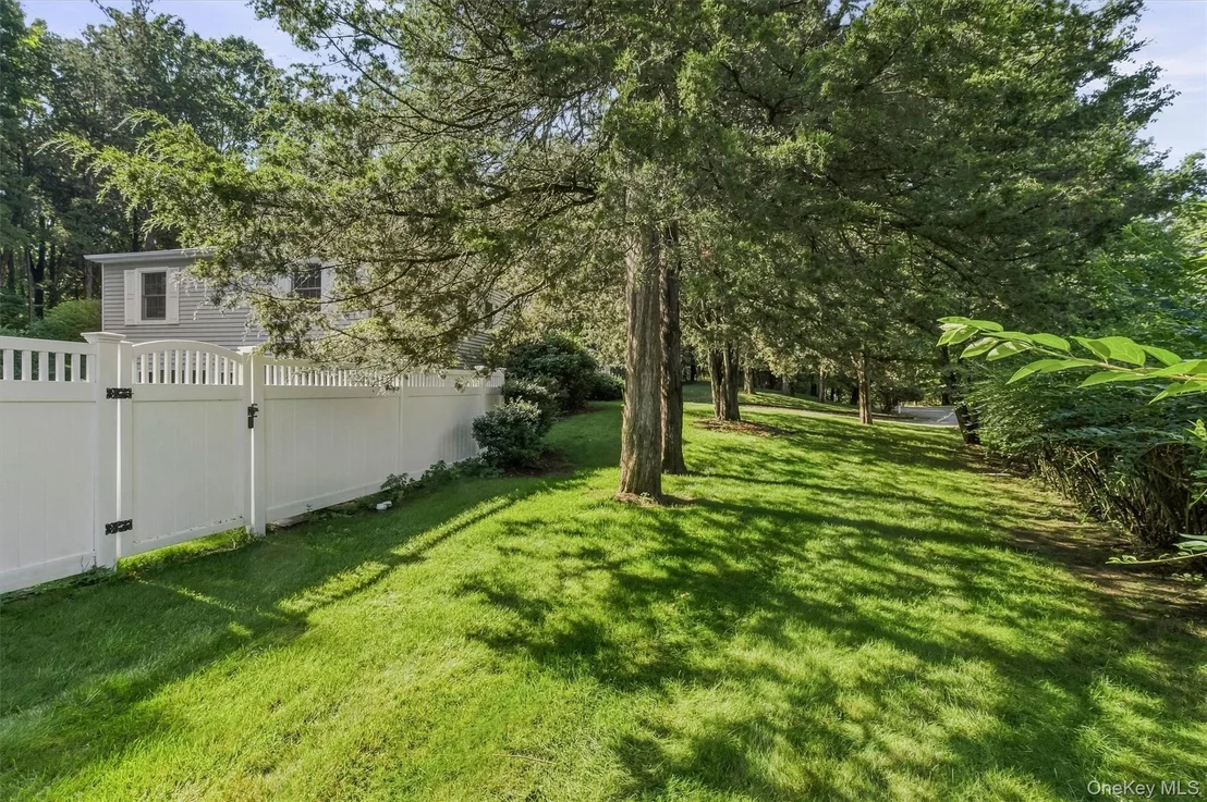 Photo of 10 Oak Bend Road