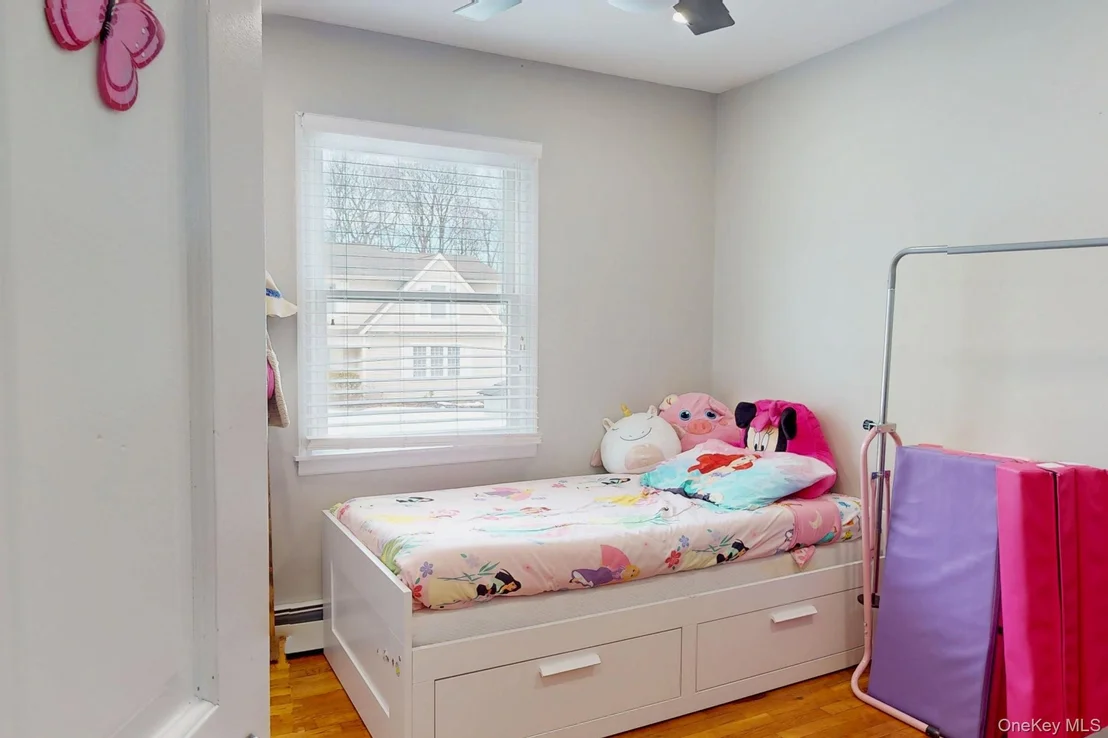 Photo of 44 Roe Avenue