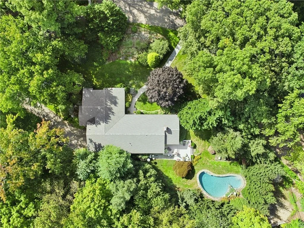Photo of 2 Winding Brook Drive