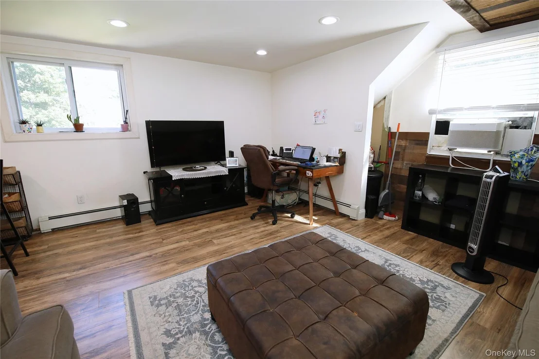 Photo of 39 Split Cedar Drive