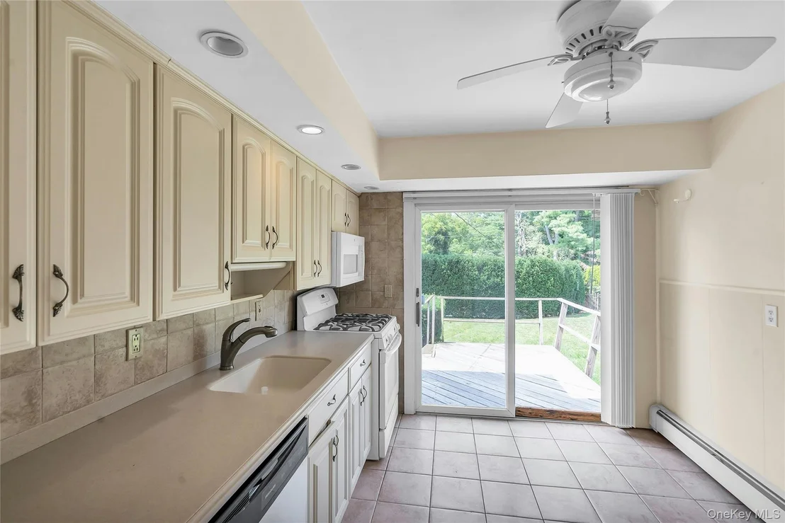 Photo of 4 Crabapple Lane