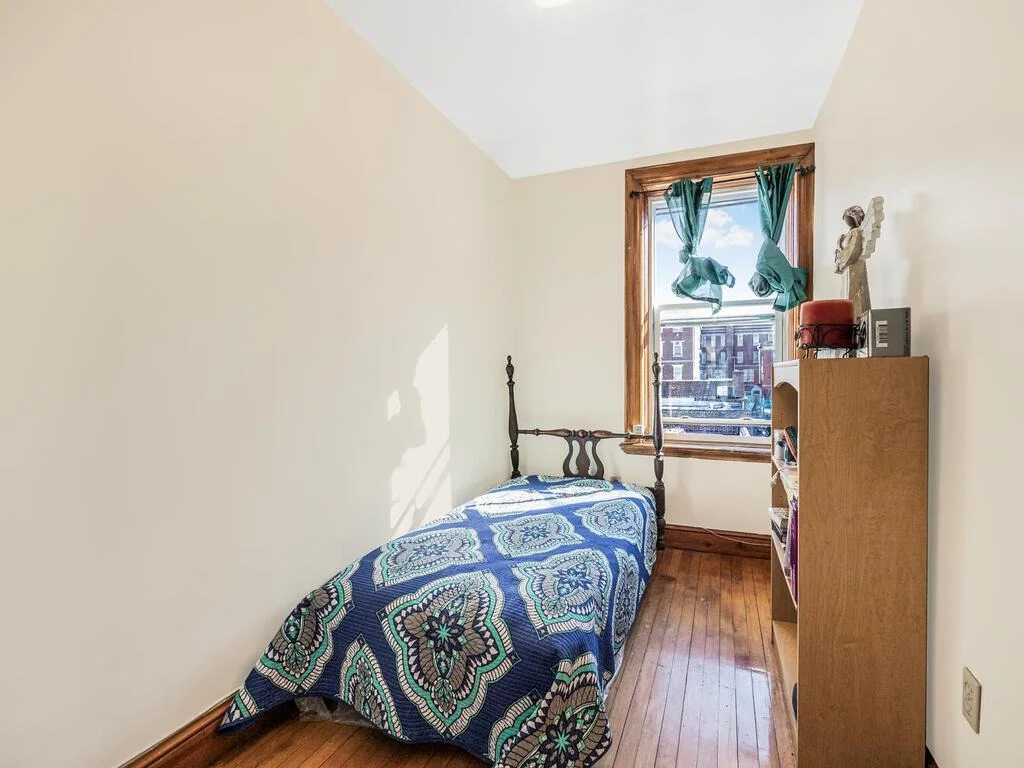 Photo of 2648 Morris Avenue
