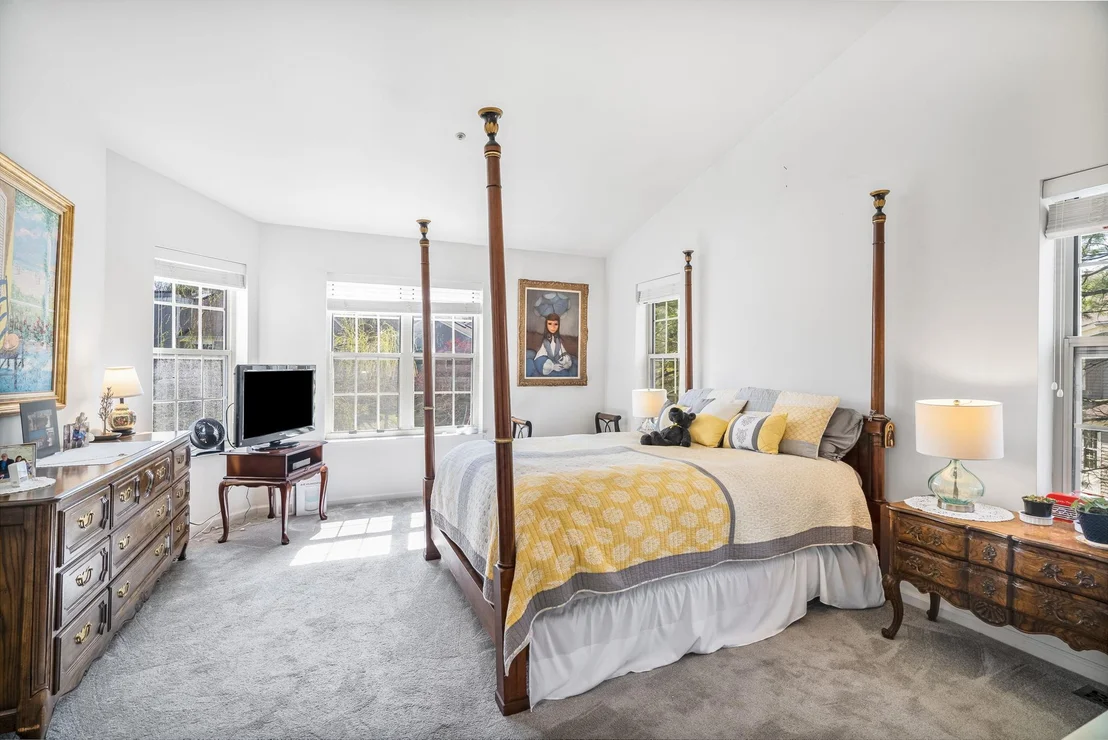 Photo of 301 Pondside Drive