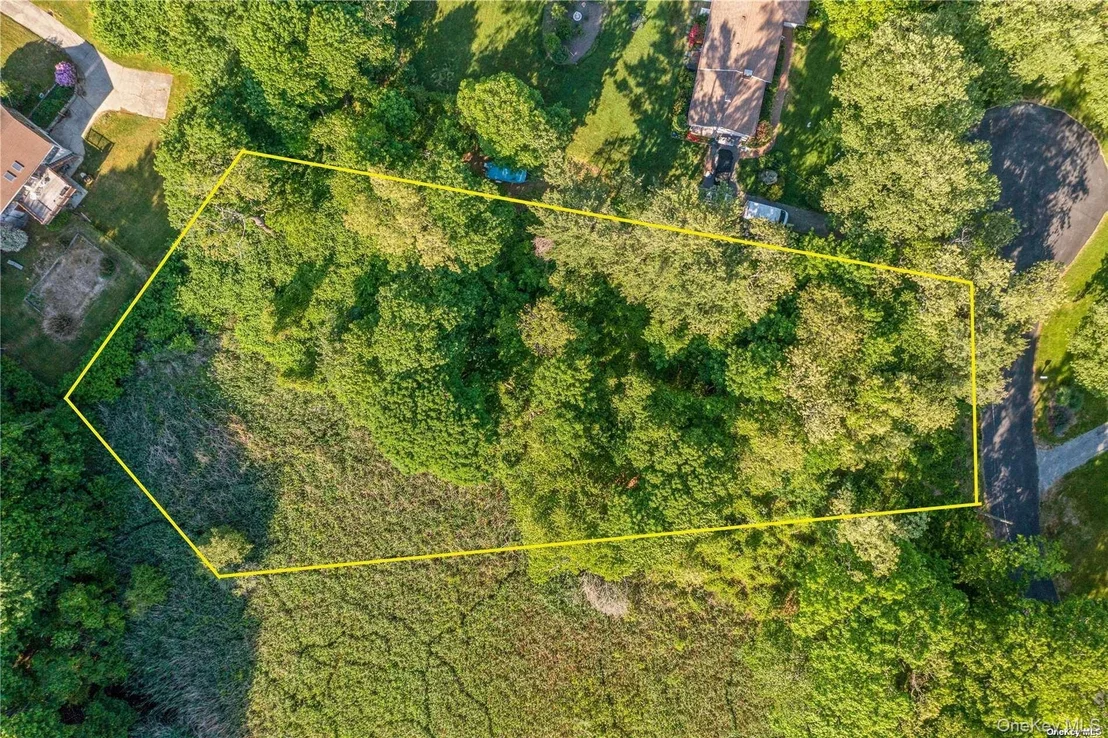 Photo of 955 Blossom Bend