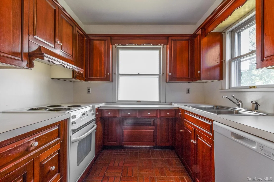 Photo of 15 Davis Avenue