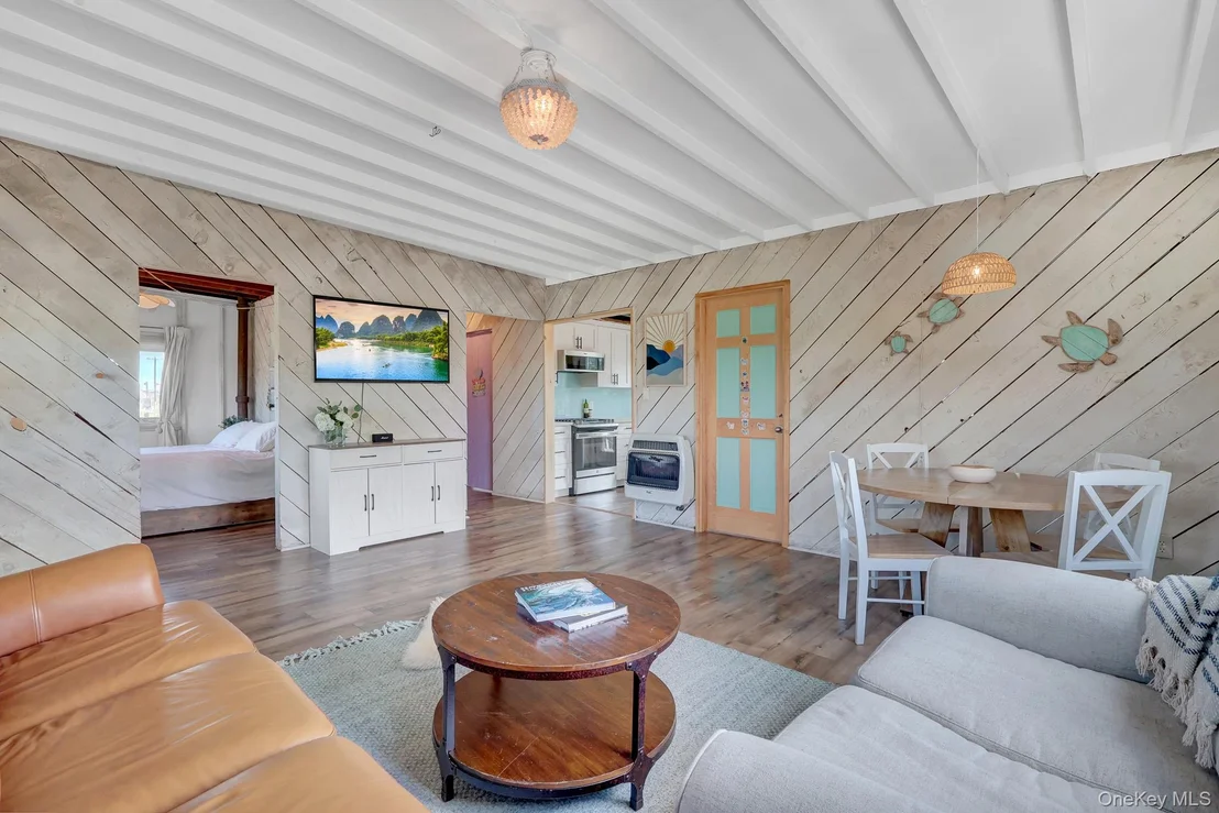 Photo of 6 Oak Beach Road
