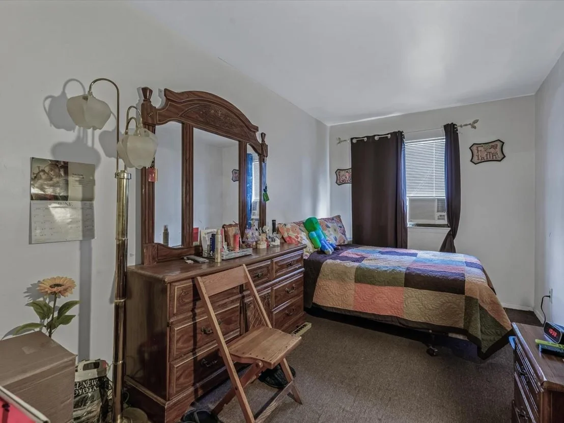 Photo of 453 Christopher Avenue