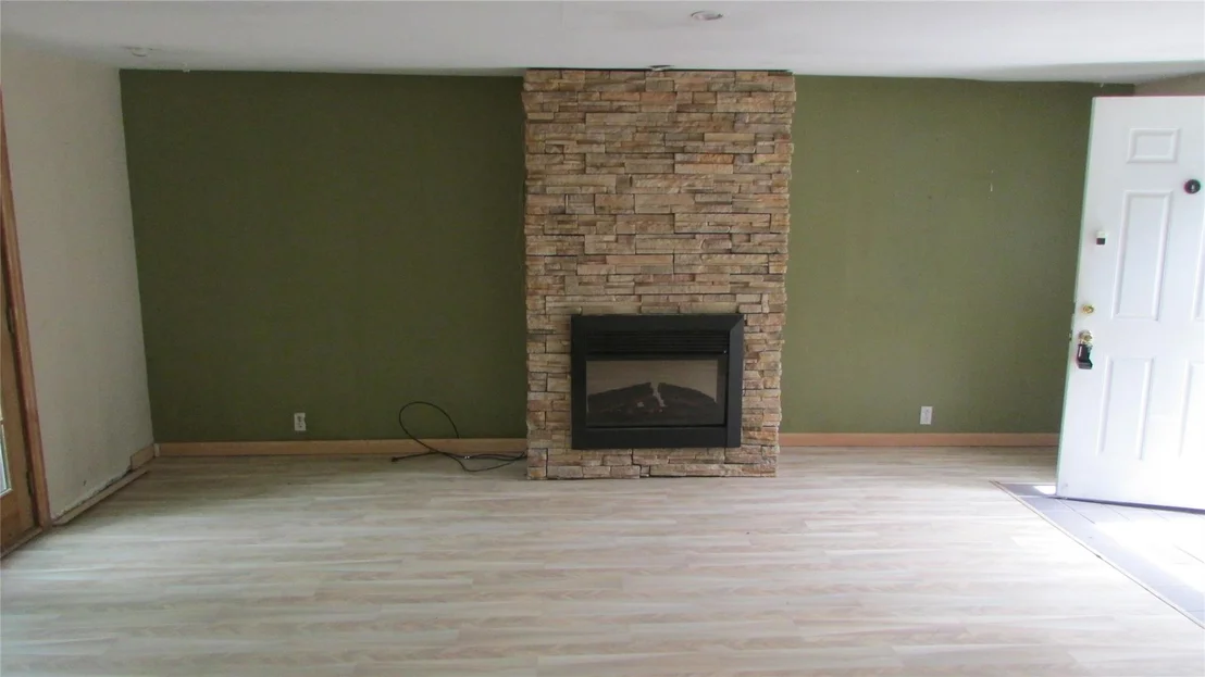 Photo of 231 Lakeview Road