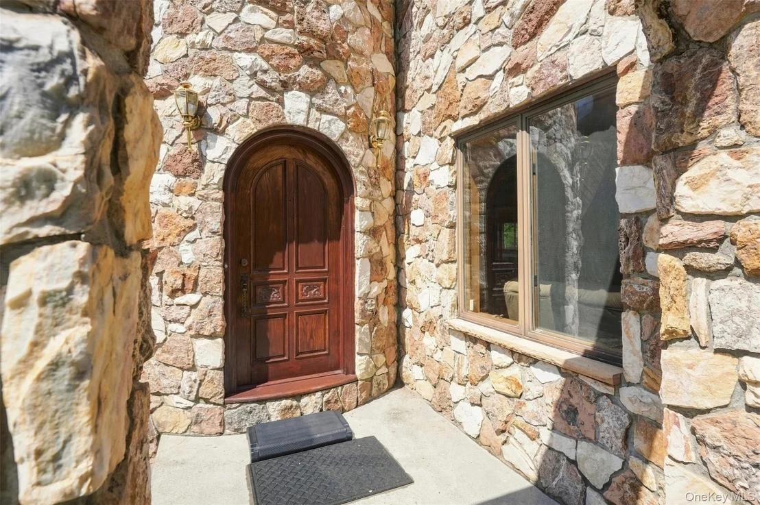 Photo of 289 Pine Grove Road