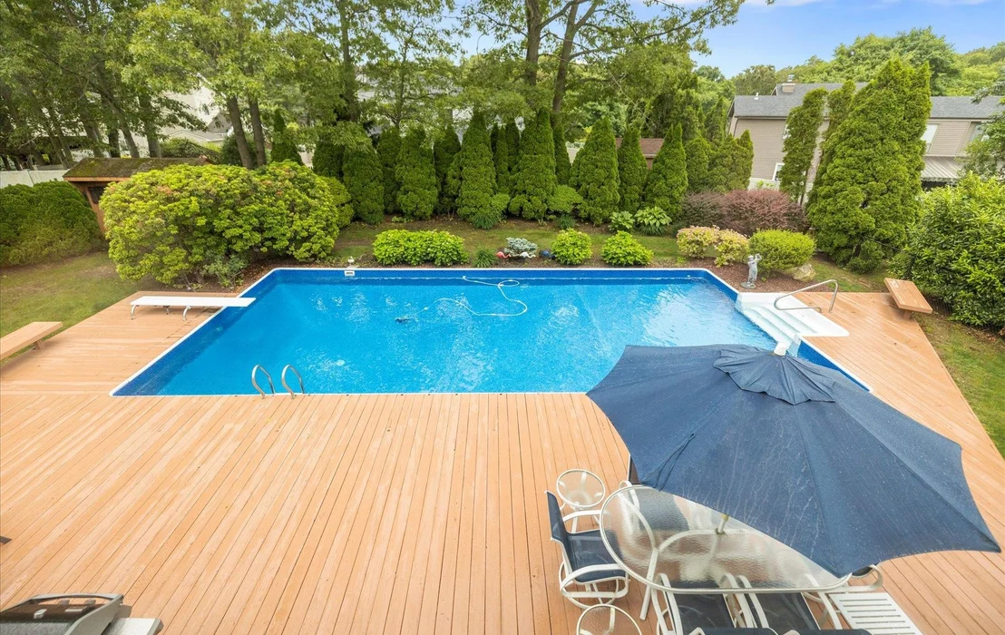 Photo of 34 Oak Meadow Road