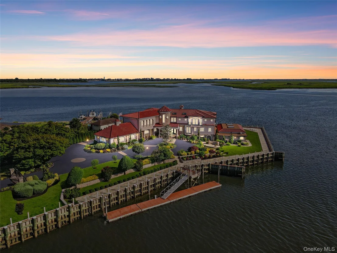 Photo of 1101 Harbor Road