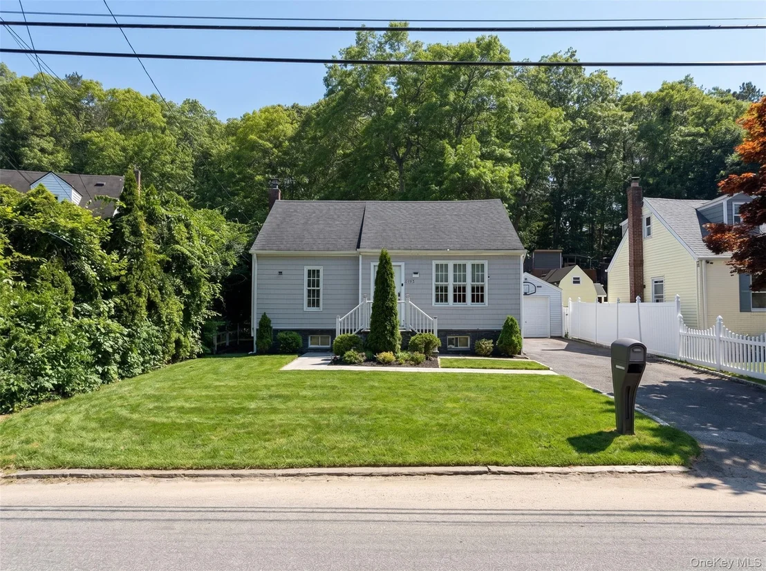 Photo of 390 Central Islip Boulevard
