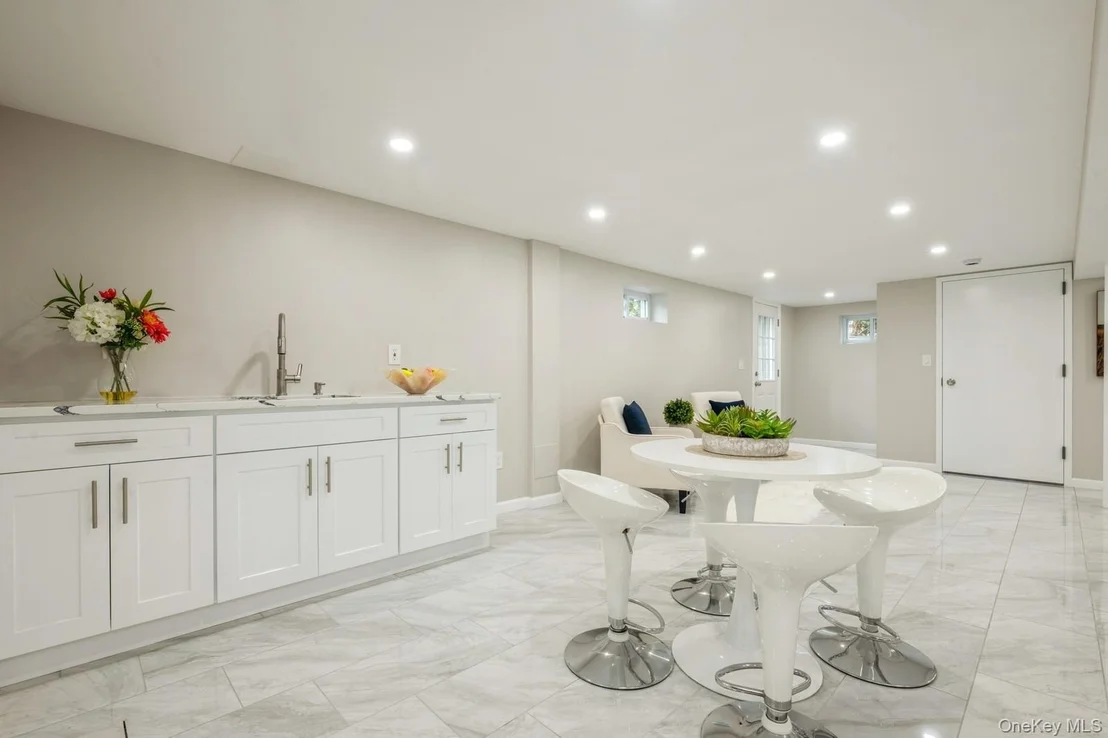 Photo of 1086 Lehman Road
