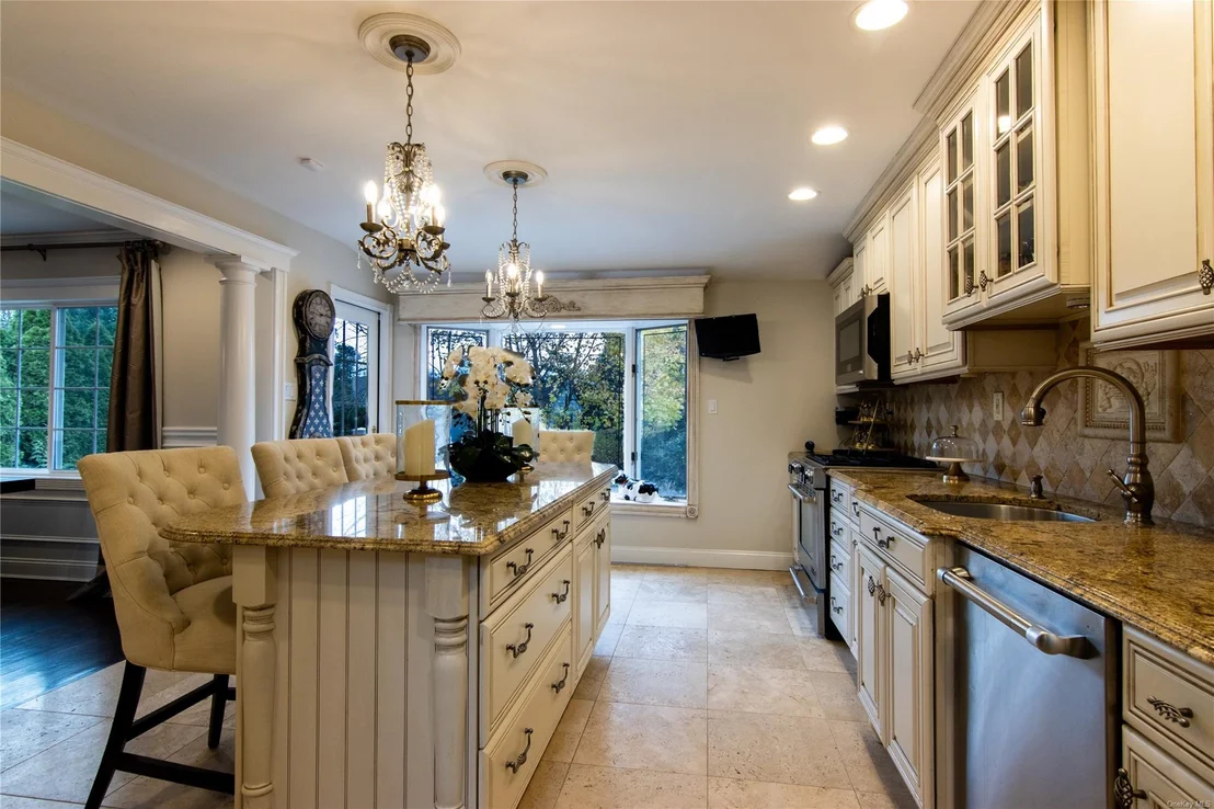 Photo of 25 Saratoga Drive