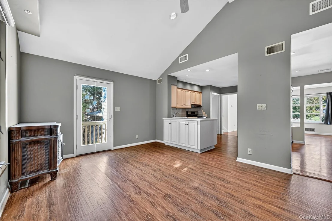 Photo of 23 Maplewood Boulevard