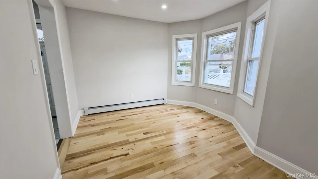 Photo of 138 Windsor Parkway