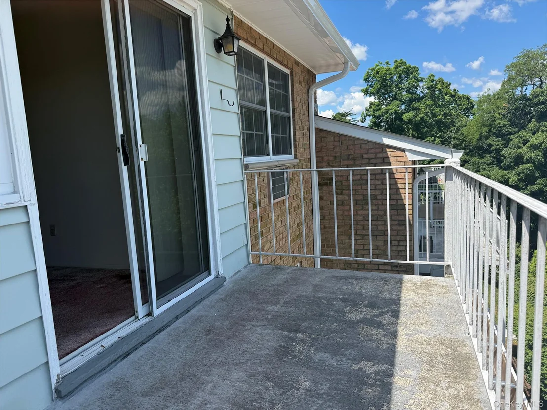 Photo of Unit 7D4 at 1840 Crompond Road