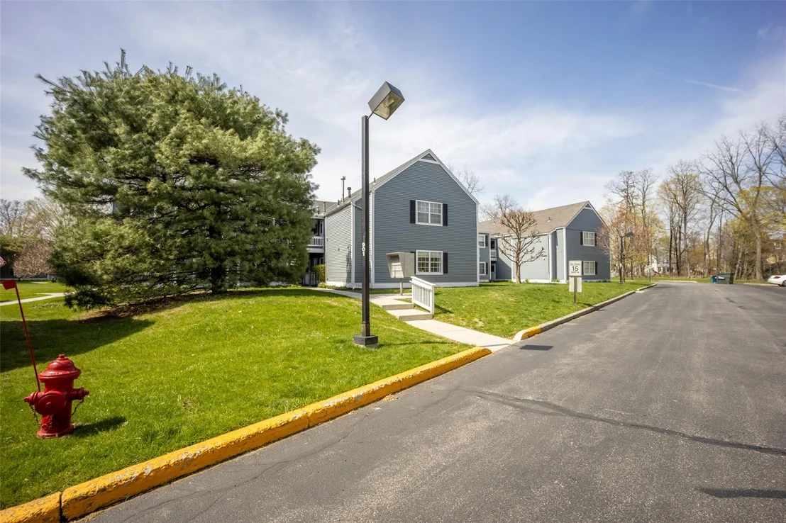 Photo of Unit F at 901 Commons Way