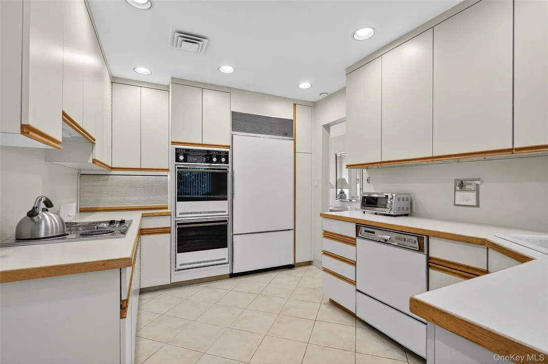 Photo of 80 Walnut Drive