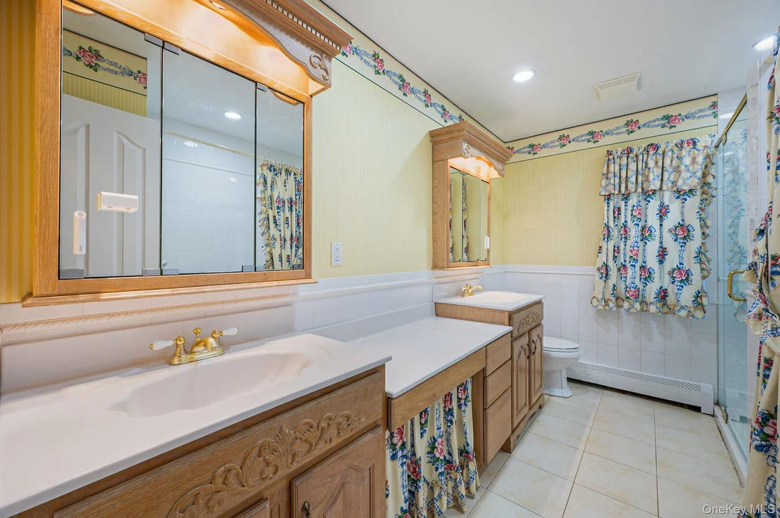 Photo of 1023 Maple Lane