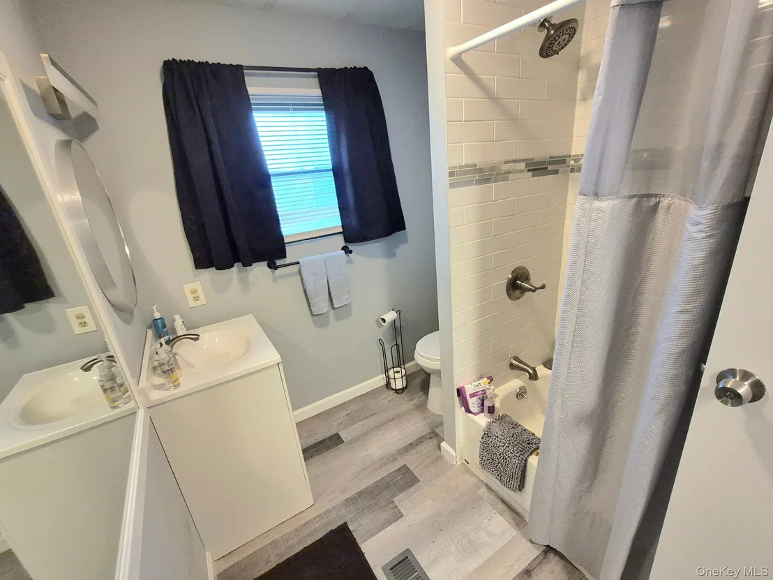 Photo of 37-28 Hubbard Avenue