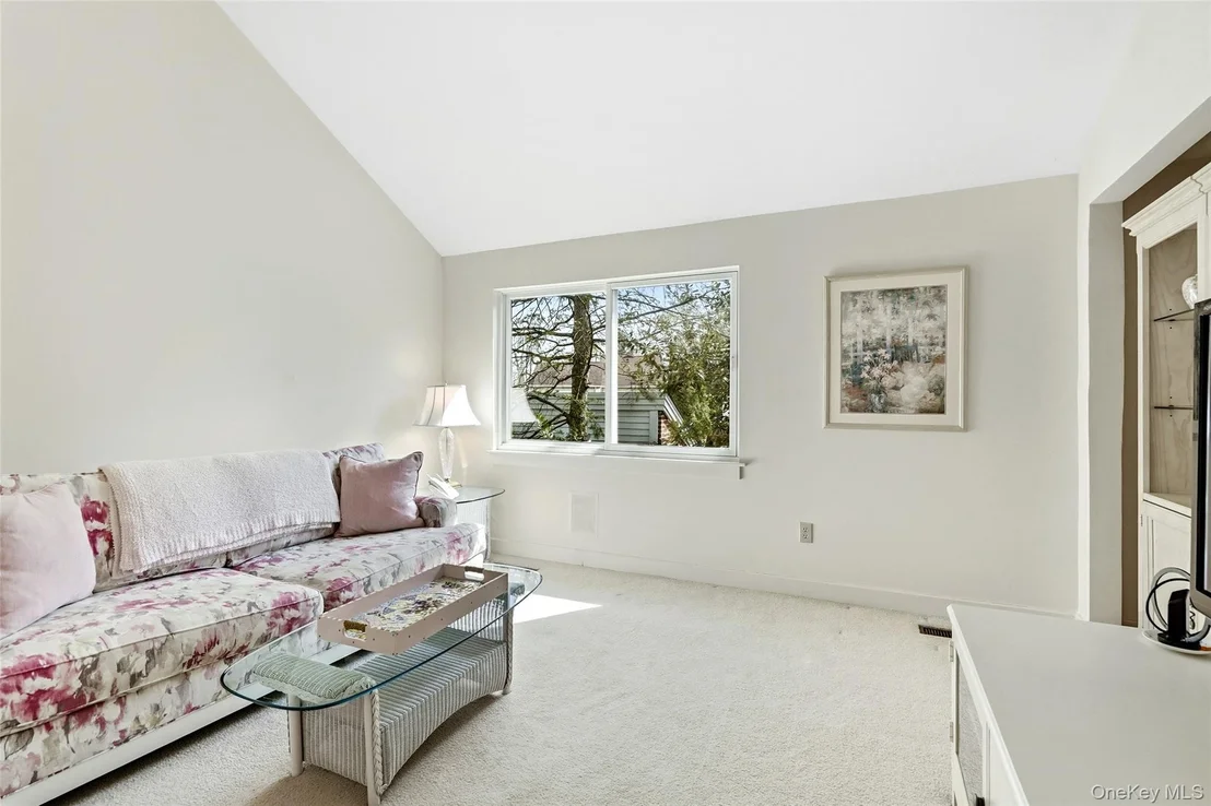 Photo of 35 Waterside Close
