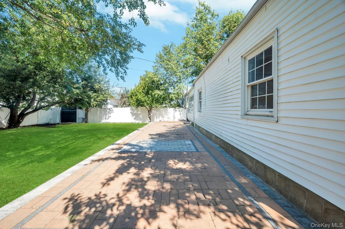 Photo of 81 Division Avenue
