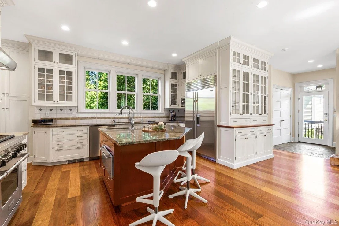 Photo of 731 Forest Avenue