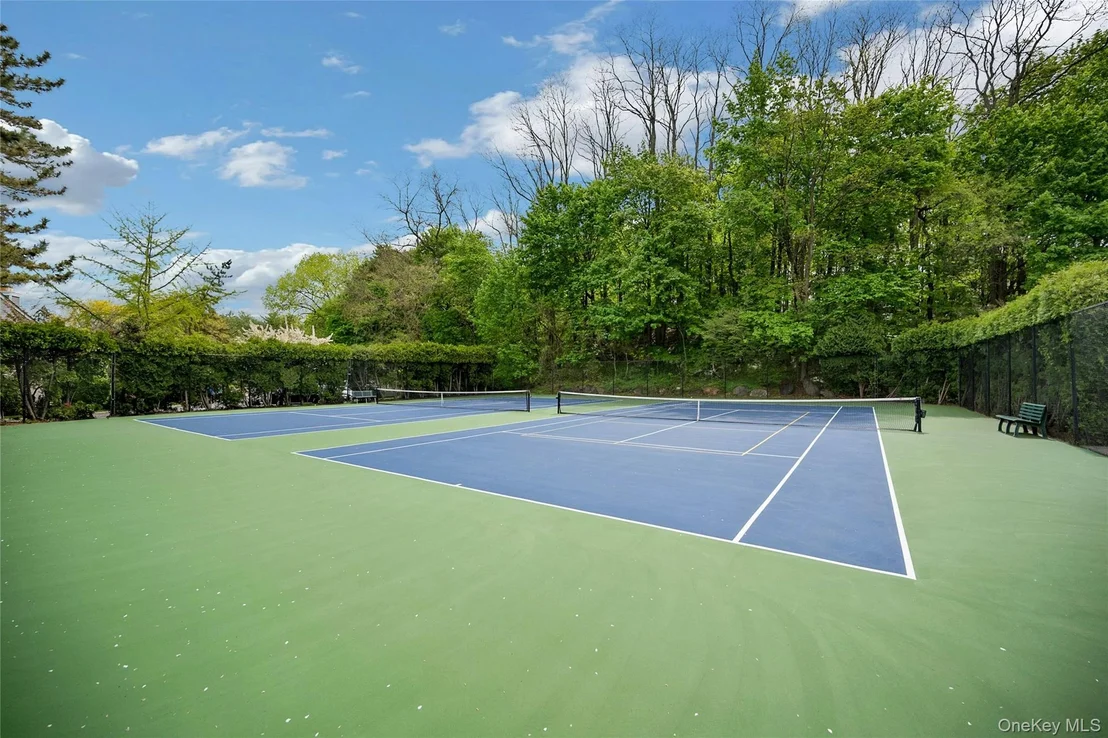 Photo of 1102 Pondside Drive