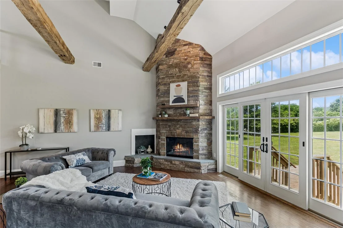Photo of 1465 Ackerly Pond Lane