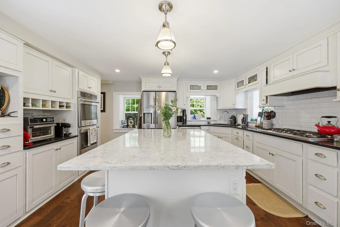 Photo of 51 Adriance Avenue