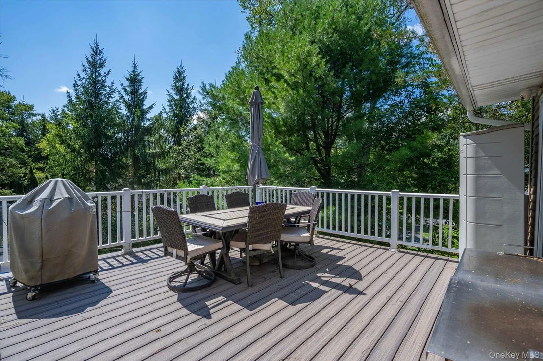 Photo of 108 Maplewood Avenue