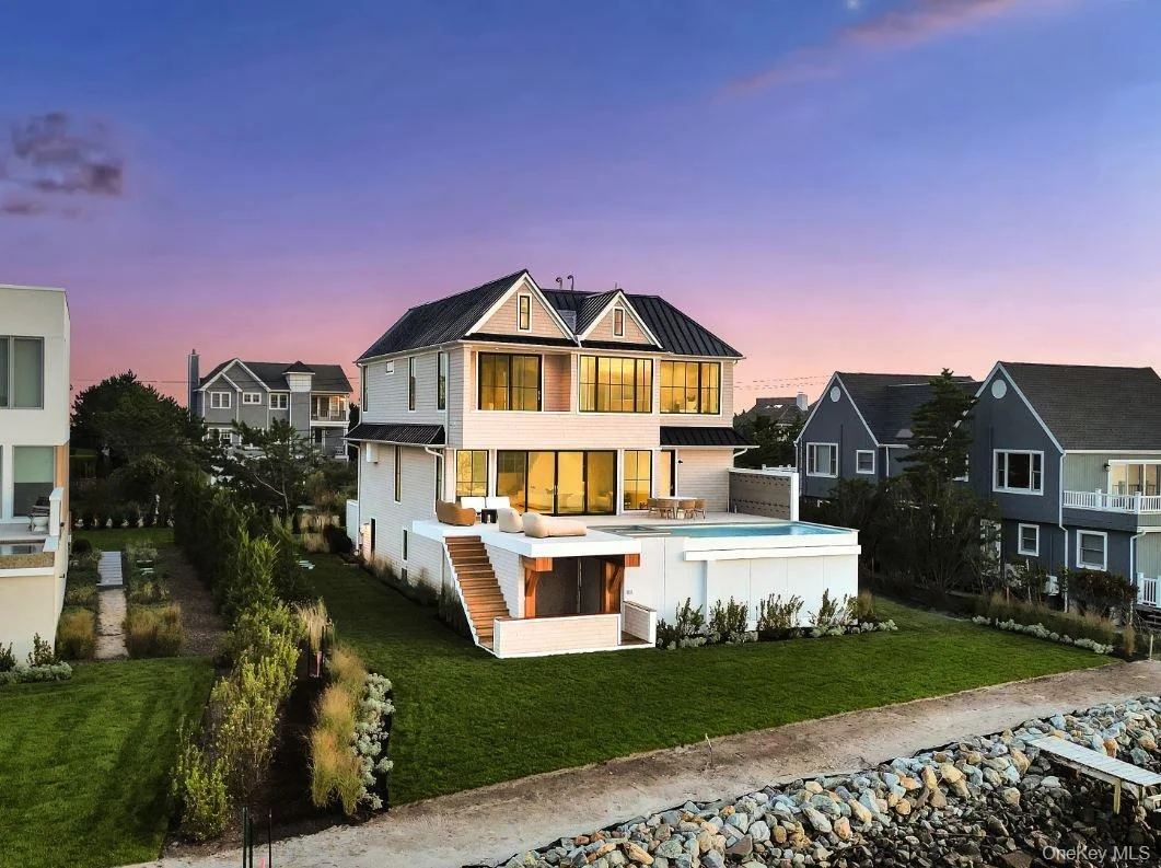 Photo of 498 Dune Road