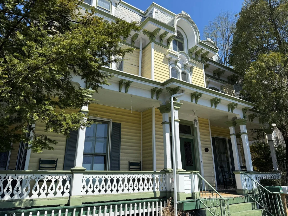 Photo of 1204 Main Street