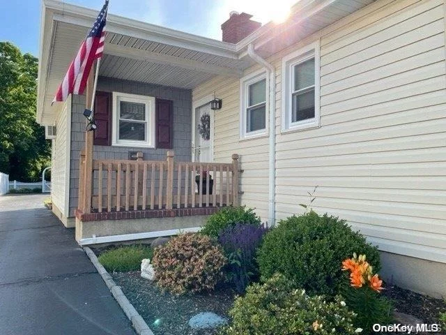 Photo of 455 Beacon Avenue