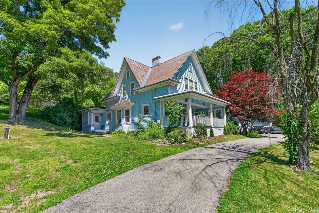 Photo of 5375 Route 9W