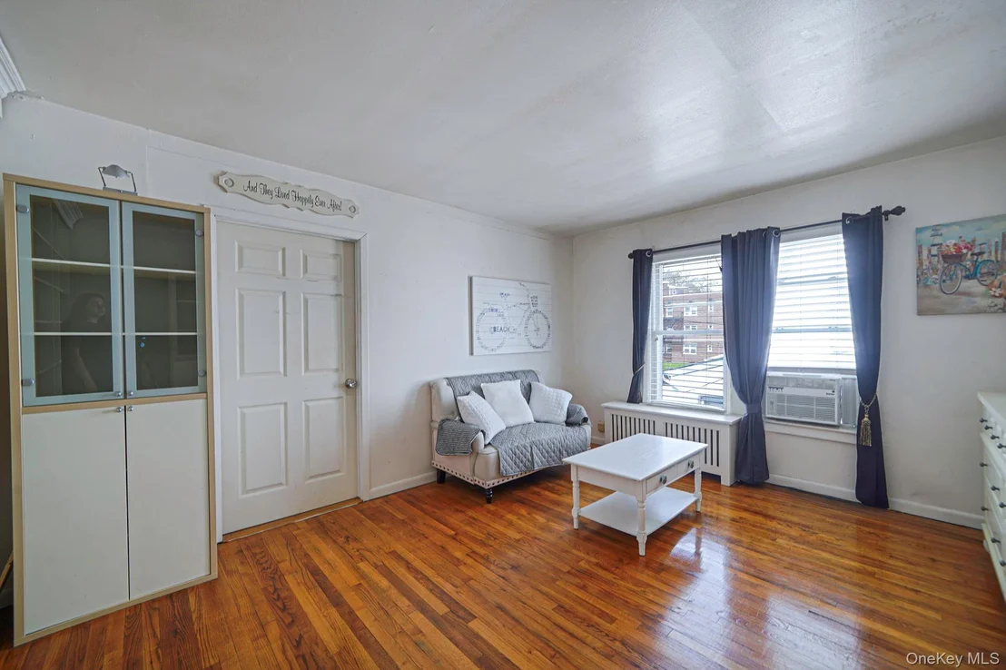Photo of 74 Maple Avenue