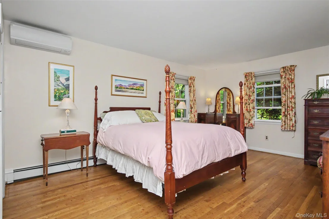 Photo of 1 Cliffside Lane
