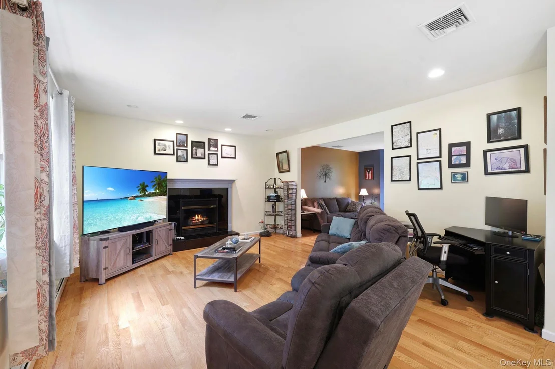 Photo of 320 White Bridge Road