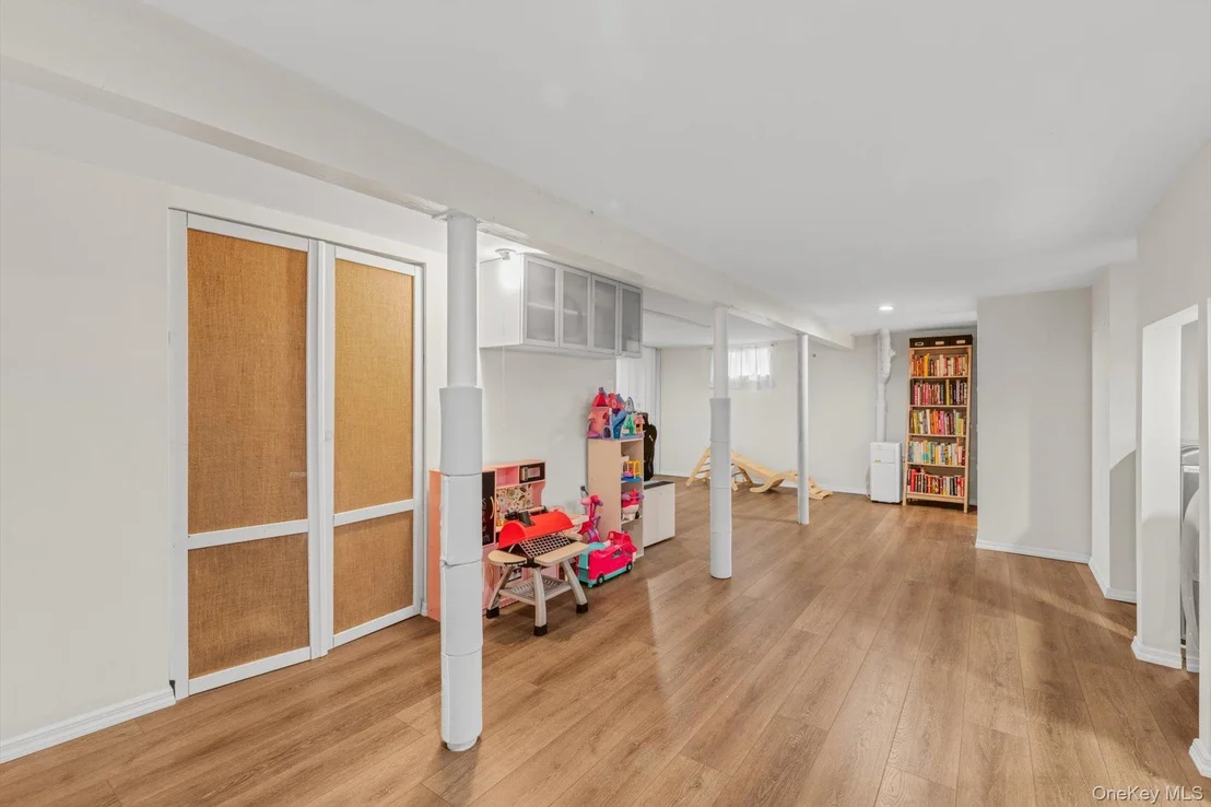 Photo of 21 Hampton Avenue