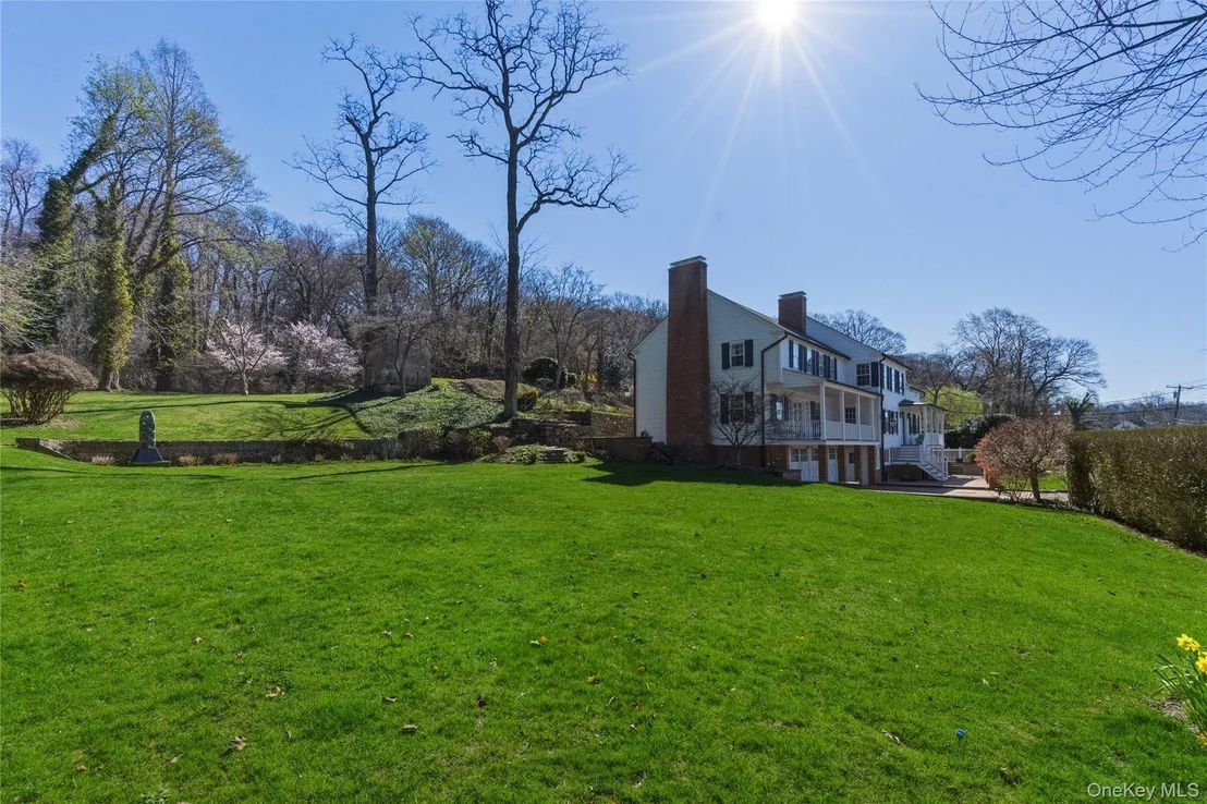 Photo of 80 Shore Road